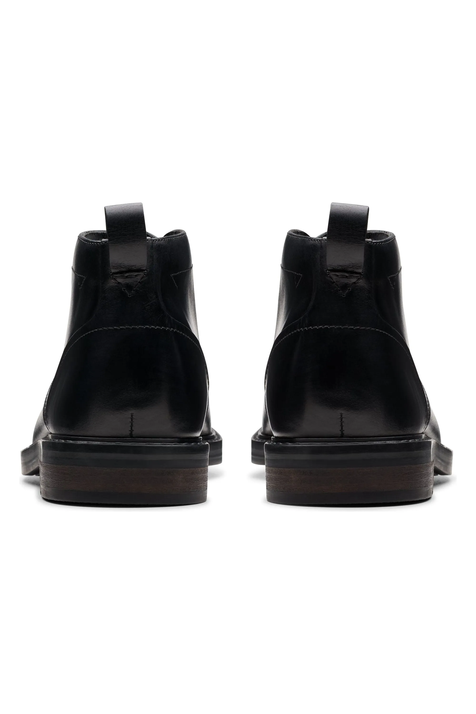 Clarks Aldwin Chukka boot in Black Leather