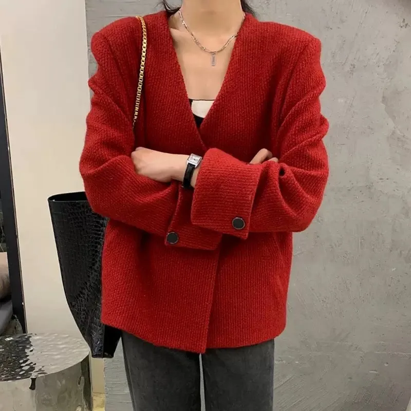 High-end temperament red suit v-neck woolen coat for women small fragrance loose slimming chic sweater coat trendy T9497