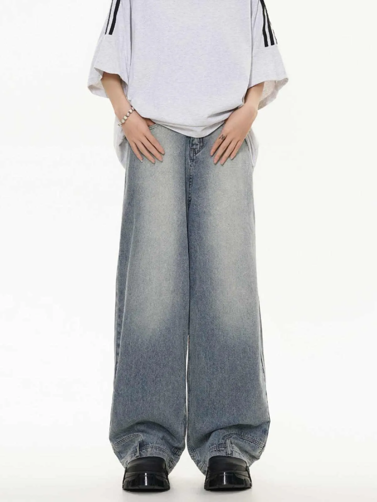 Inverted Washed Wide-Leg Jeans