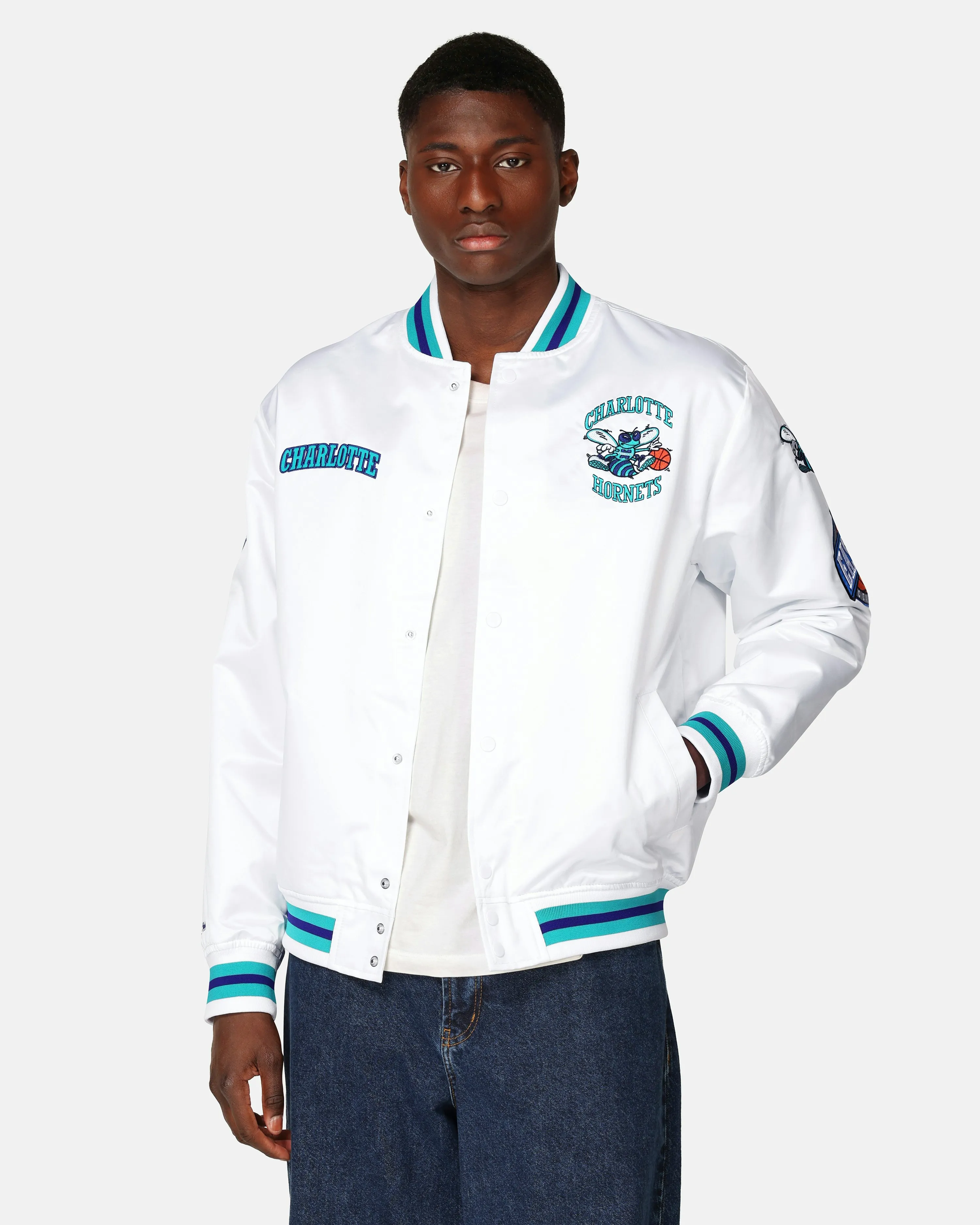 Mitchell & Ness Jacket - Charlotte Hornets White | Men | Junkyard