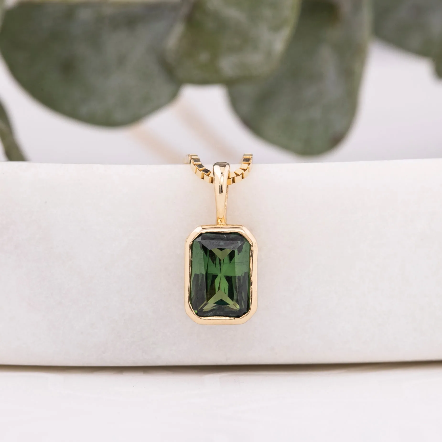 Patia Necklace Green Sapphire, 14K Yellow Gold (One of a kind)