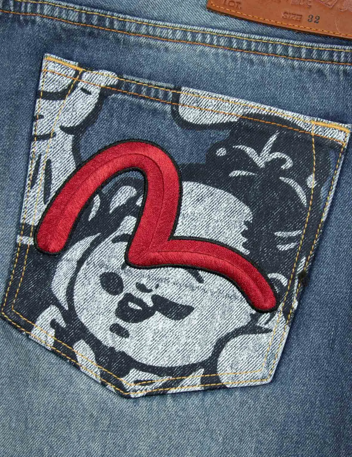 Playful Godhead Print and Seagull Embroidery 3D Fit Jeans