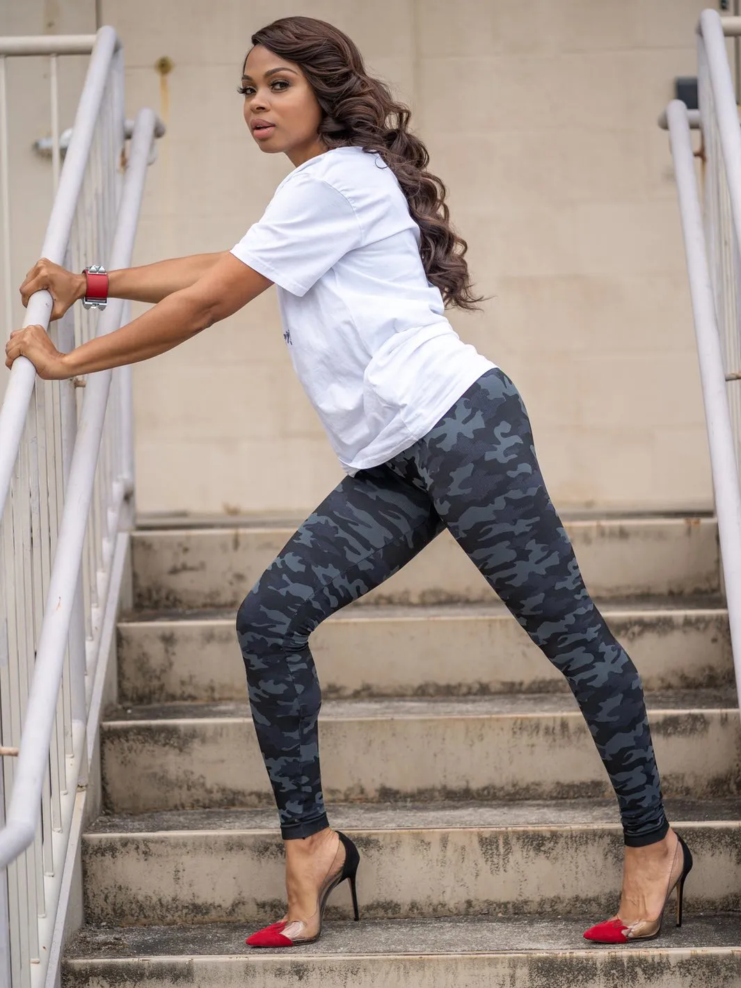 Snapback Postpartum Leggings - Black Camo