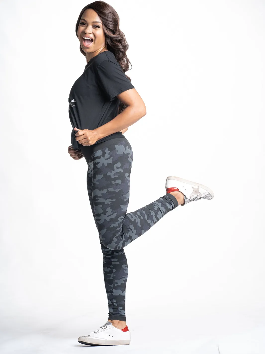 Snapback Postpartum Leggings - Black Camo