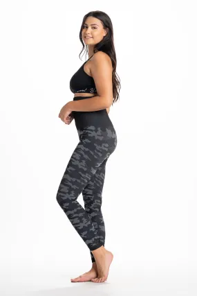 Snapback Postpartum Leggings - Black Camo