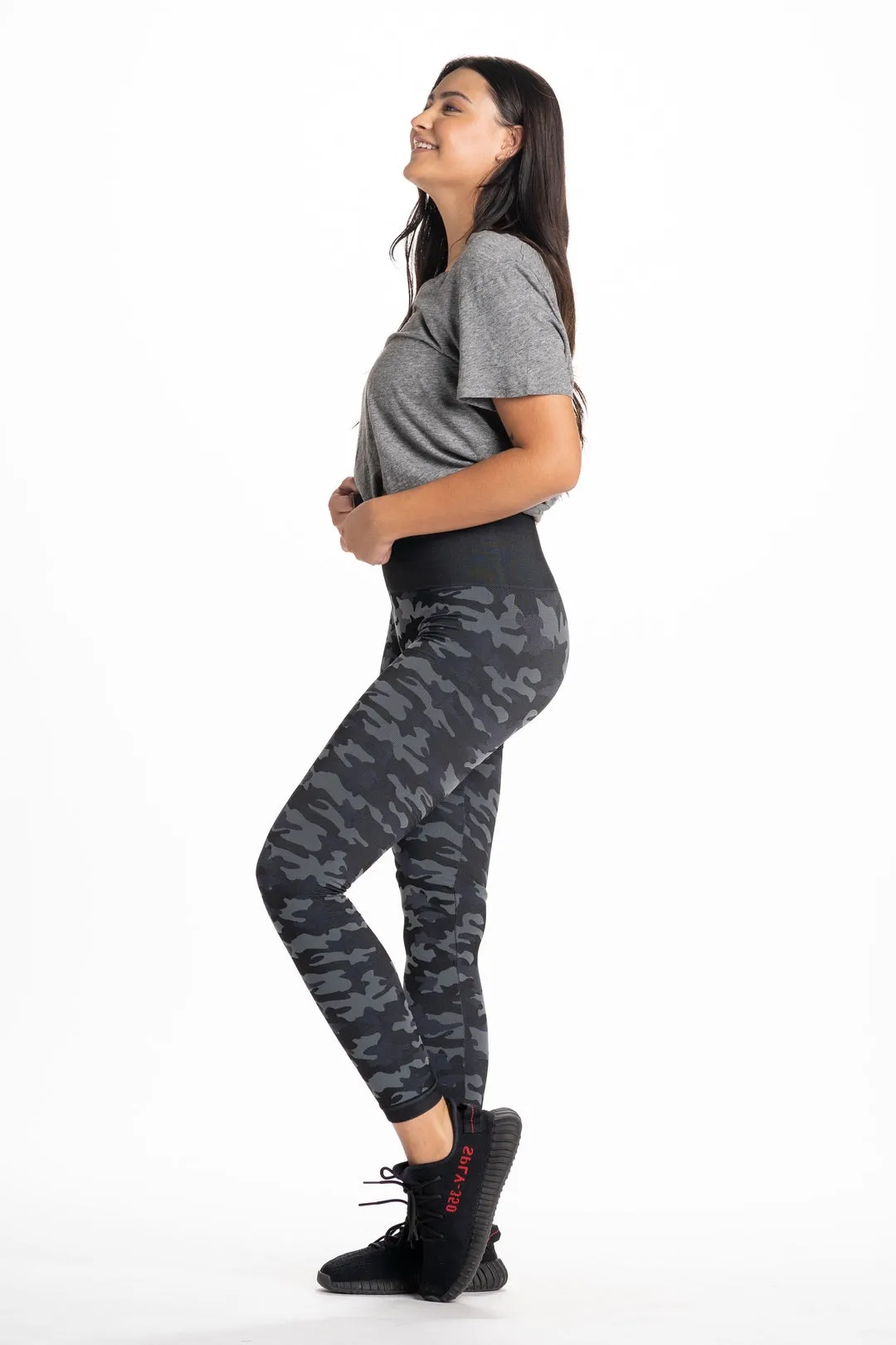 Snapback Postpartum Leggings - Black Camo