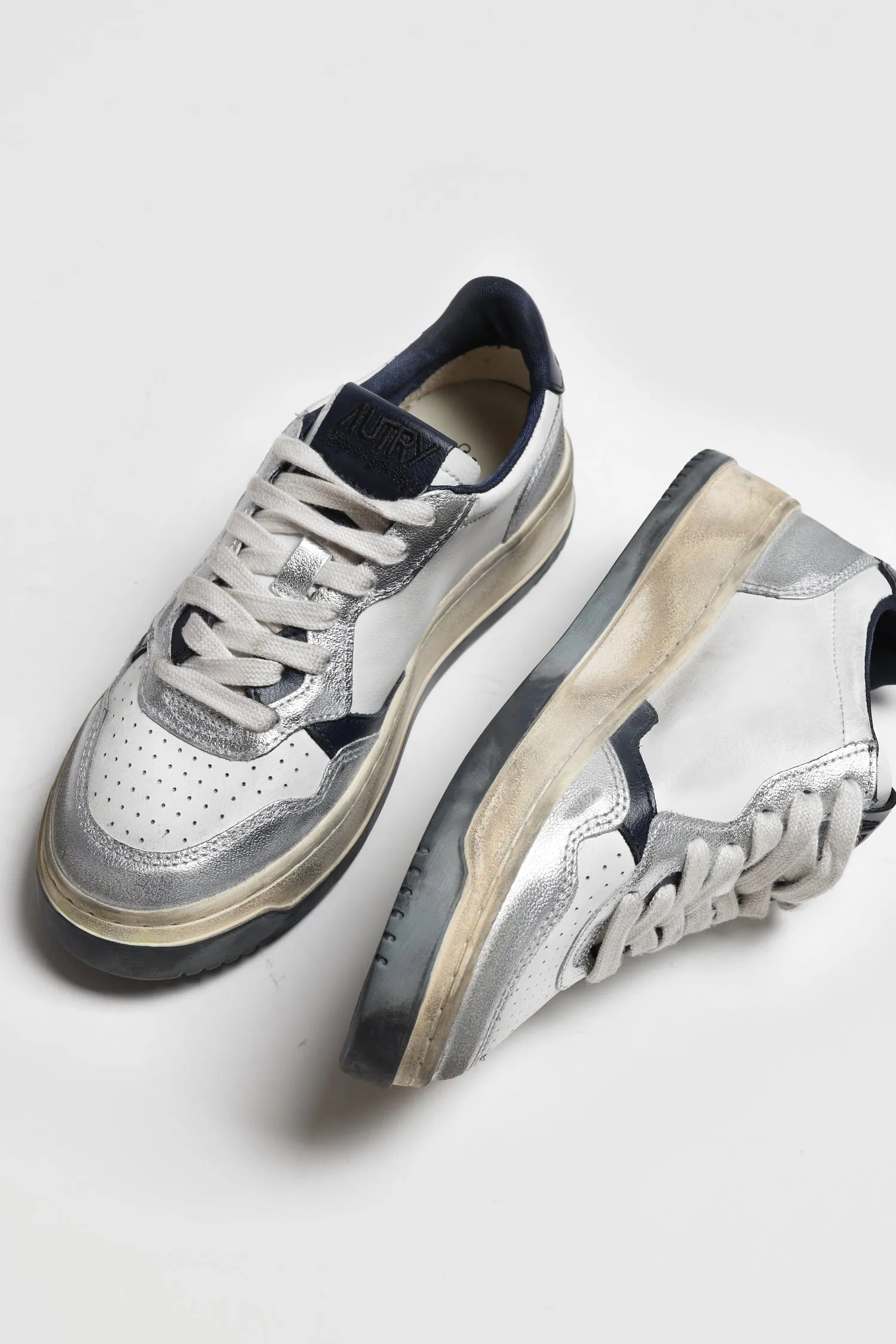 Sneaker Super Vintage in Silber/Space