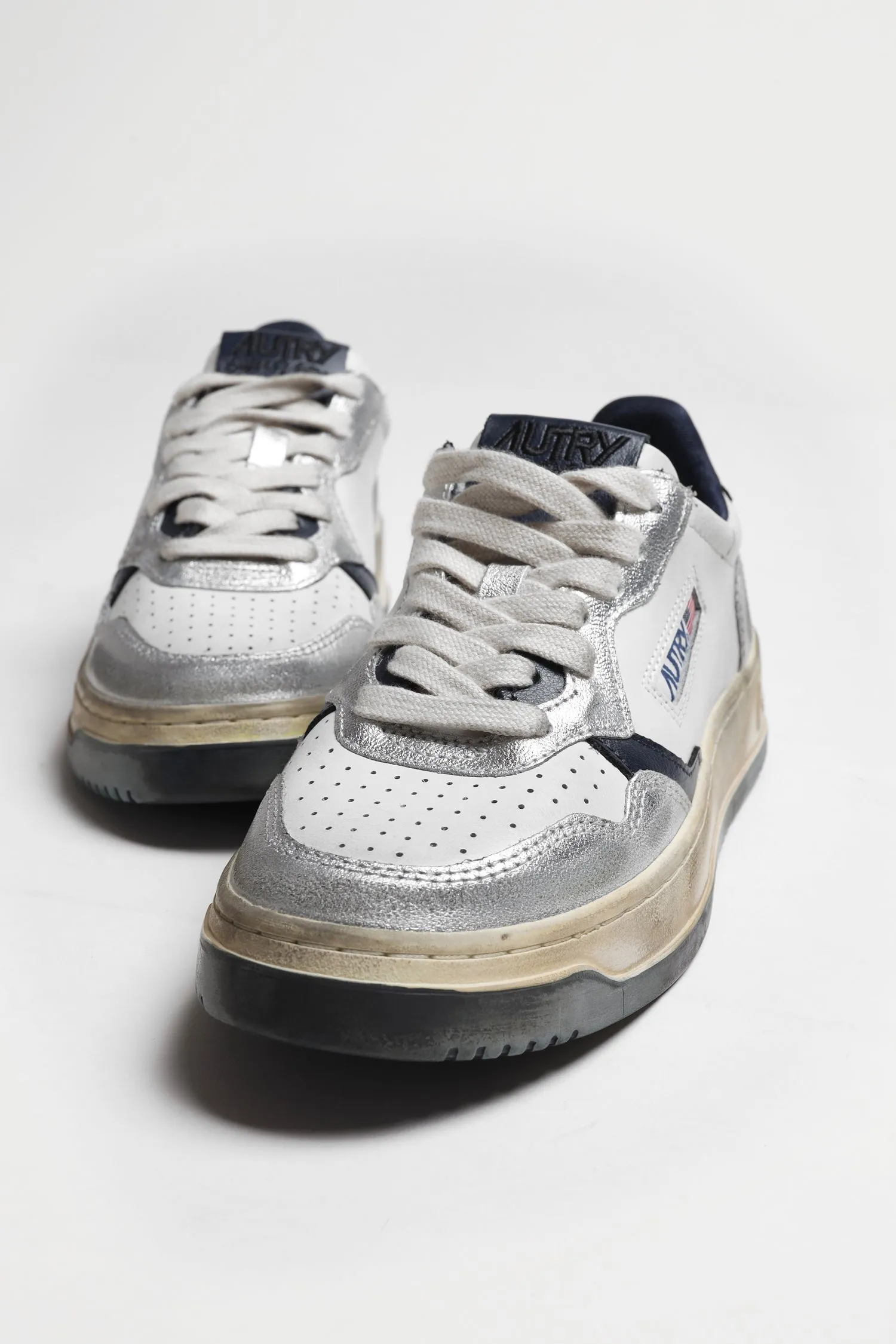 Sneaker Super Vintage in Silber/Space