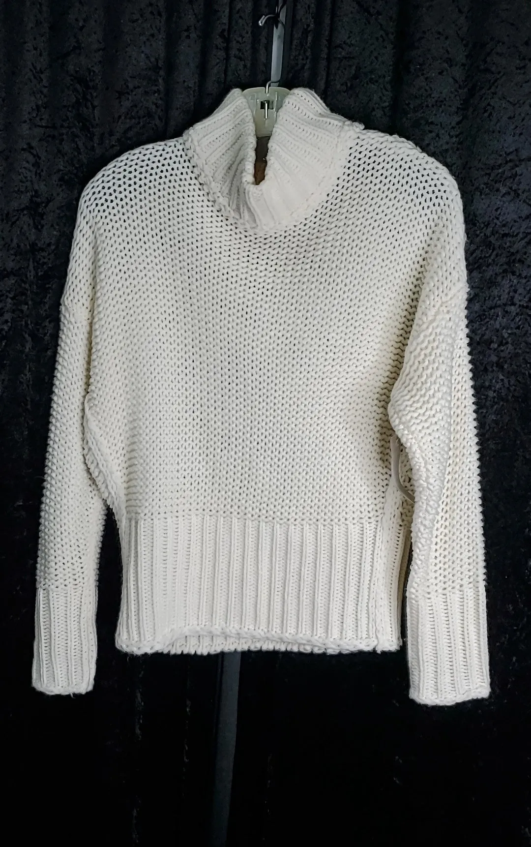 WONDERLY Size M Sweater