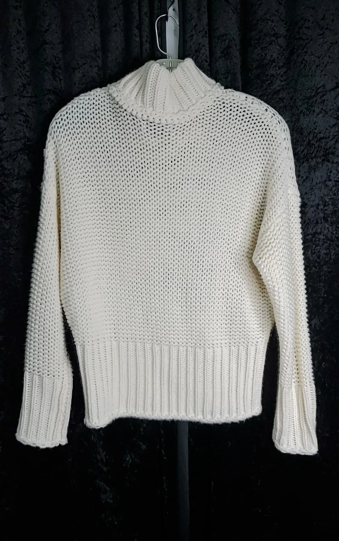 WONDERLY Size M Sweater